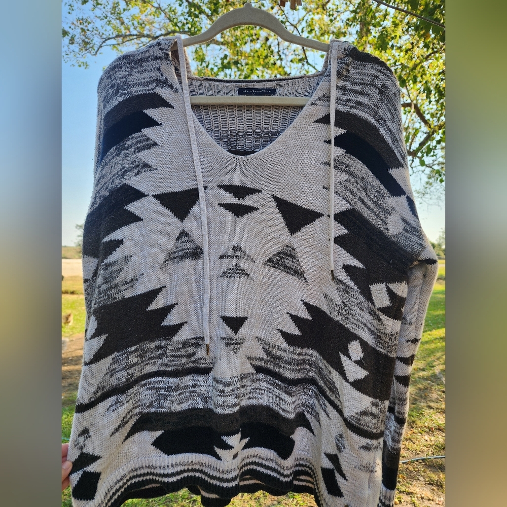 American Eagle Outfitters Aztec hoodie